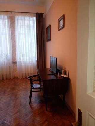 Апартаменты Gorgeous apartments in historical center of Lvov Львов Апартаменты с 2 спальнями-12