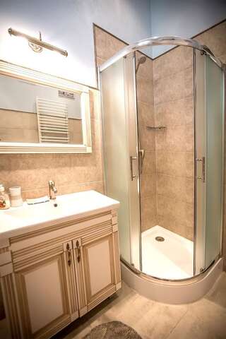 Апартаменты Gorgeous apartments in historical center of Lvov Львов Апартаменты с 2 спальнями-13