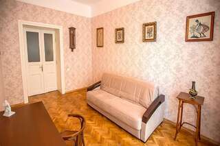 Апартаменты Gorgeous apartments in historical center of Lvov Львов Апартаменты с 2 спальнями-23