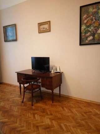 Апартаменты Gorgeous apartments in historical center of Lvov Львов Апартаменты с 2 спальнями-27