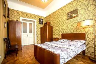 Апартаменты Gorgeous apartments in historical center of Lvov Львов Апартаменты с 2 спальнями-5